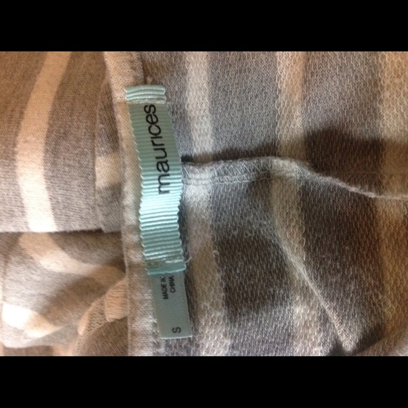 Maurice's Top Sweatshirt Small High Low Crochet - Picture 5 of 5